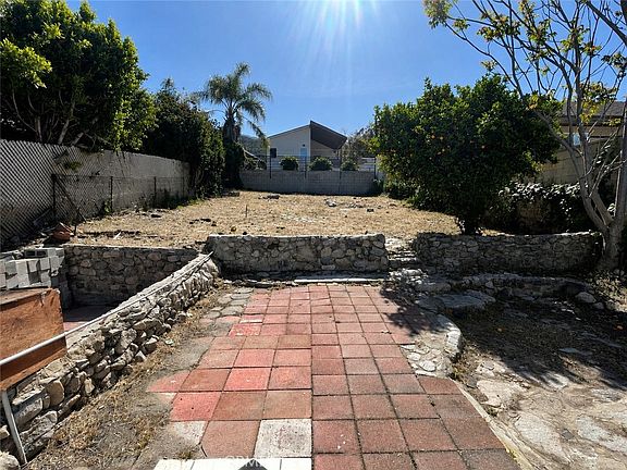 5th image of 10558 Las Lunitas Ave