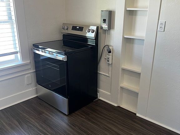 4th image of 616 B St APT 9