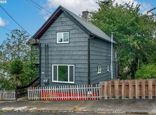 256 4th St, Astoria, OR 97103