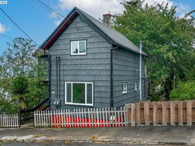 256 4th St, Astoria, OR, 97103