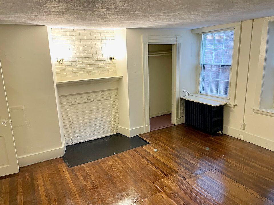 2nd image of 90 Myrtle St APT 4