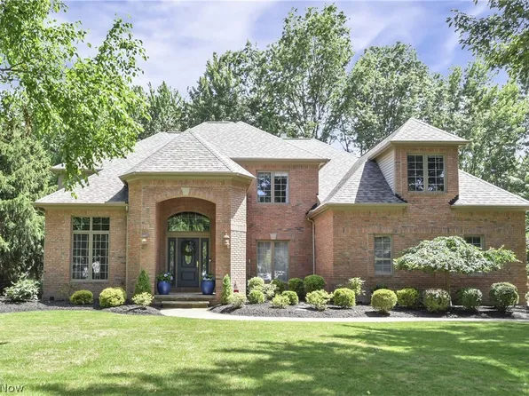 29228 Regency Cir, Westlake, OH 44145