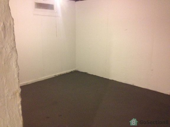 5th image of 1210 Duxberry Ave