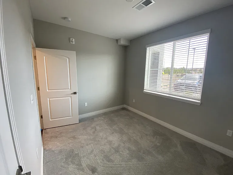 1831 S Dunkirk St #101 — Photo 10
