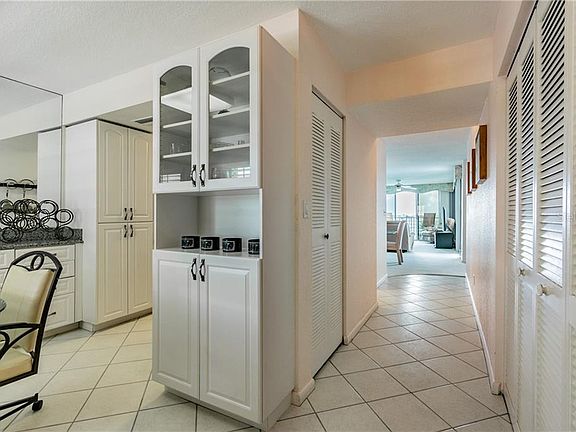2nd image of 6105 Bahia Del Mar Cir APT 787