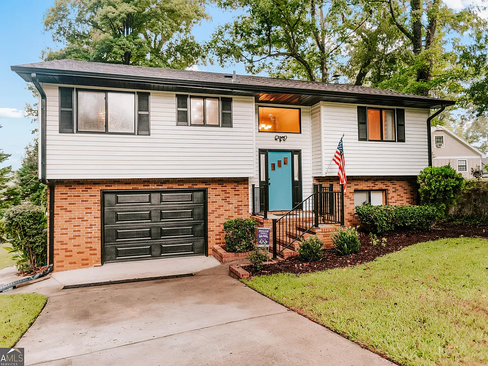 155 Honeysuckle Rd NW