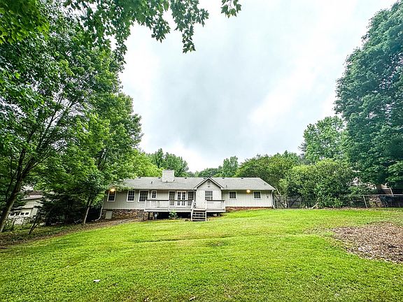 5th image of 2200 Meadow Wood Ct