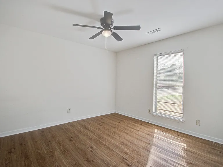 2451 Castlereagh Rd #2 — Photo 7