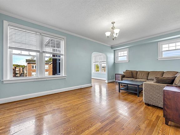 3rd image of 754 Leland Ave APT 3N