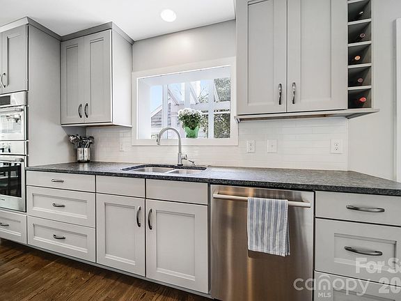 4th image of 1325 Morningside Dr
