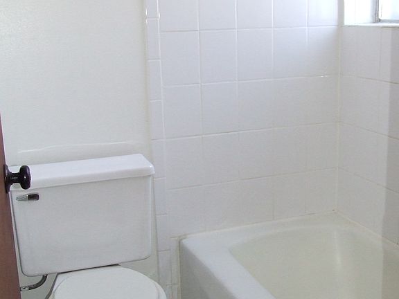 4th image of 3402 N Oakland Ave APT 205