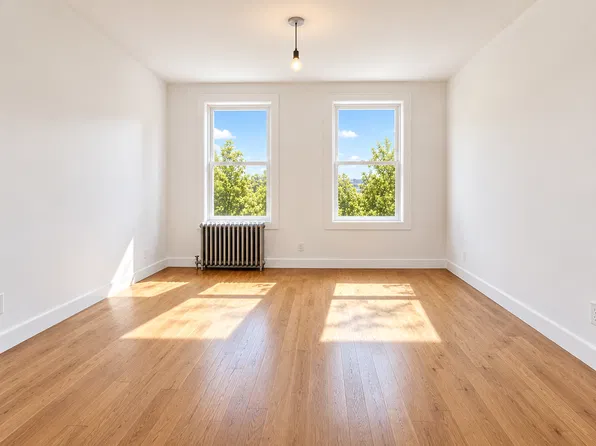 953 Metropolitan Avenue image 1 of 5