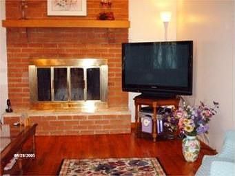 5th image of 9114 Farley Ln