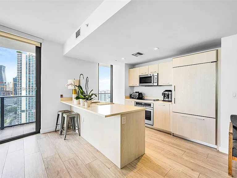 45 SW 9th St #2103 — Photo 7