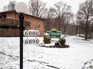 6880 Carriage Hill Dr #B-15, Brecksville, OH 44141