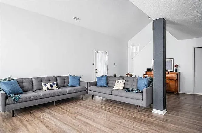 14456 Banister Dr — Photo 2