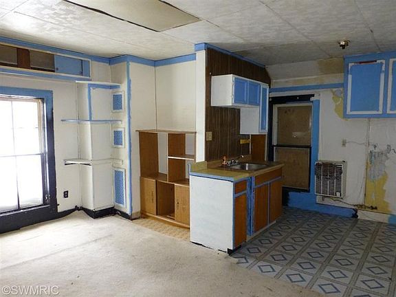 5th image of 603 E Foster St