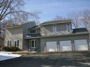 12010 Golden Acre Dr, Minnetonka, MN 55305