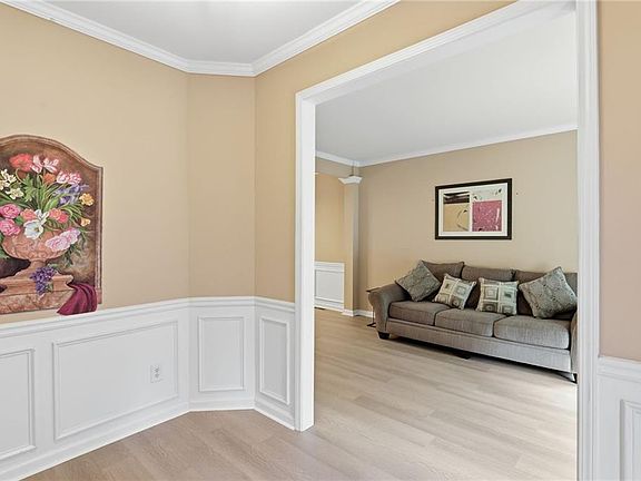 5th image of 2470 Chandler Grove Dr