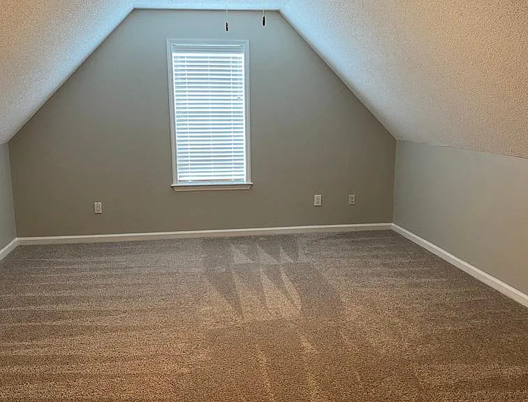 300 Greenview Ct — Photo 19