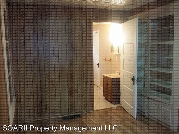 5th image of 1006 Auburn St