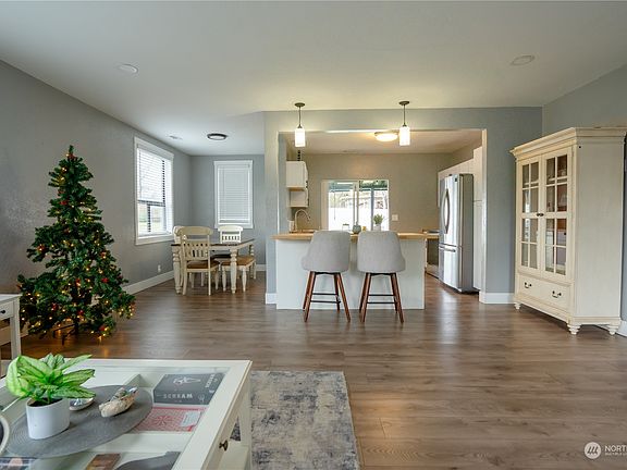 5th image of 101 Milroy Street NW