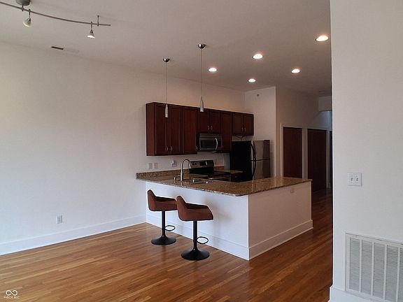 5th image of 233 Saint Joseph St #3G