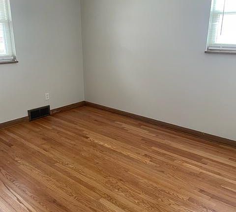 3rd image of 9826 Glenmont Dr