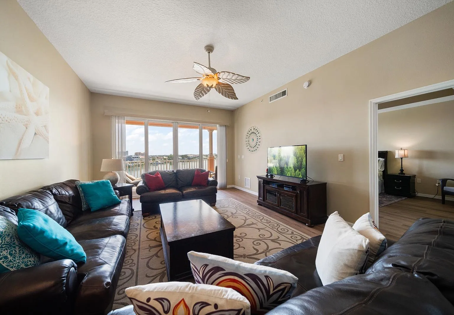 3 bed, 1803 sqft, $10,000 — Photo 3