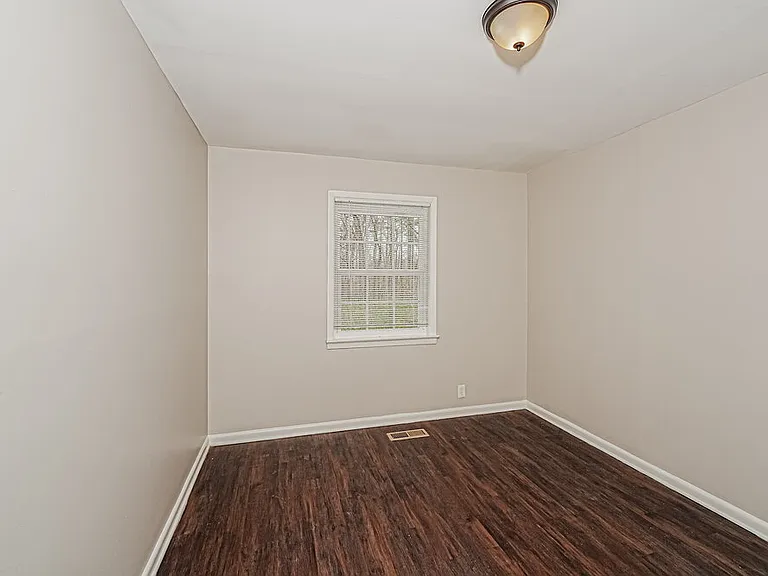 1116 Hayes Rd — Photo 12