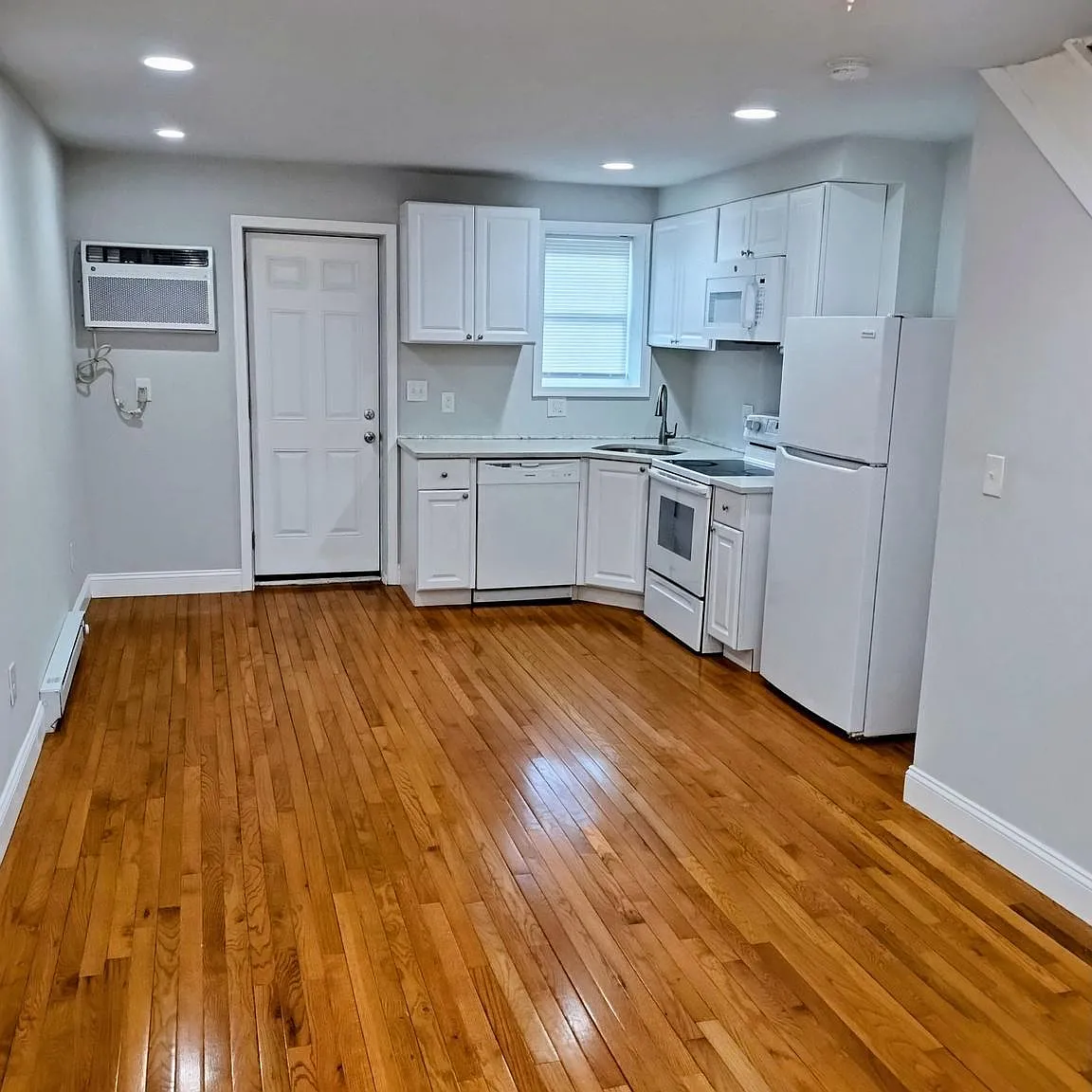 2 bed, 728 sqft, $1,395 — Photo 4