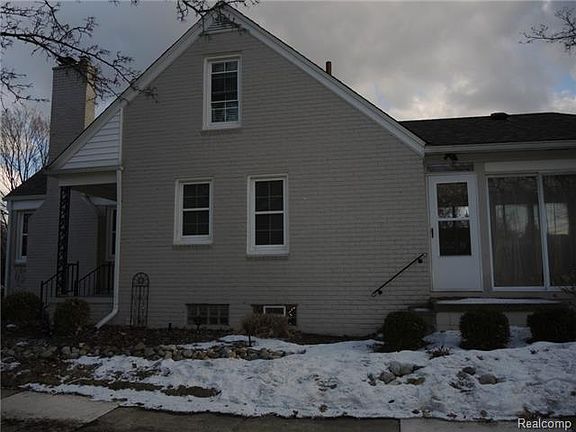 3rd image of 600 S Edison Ave