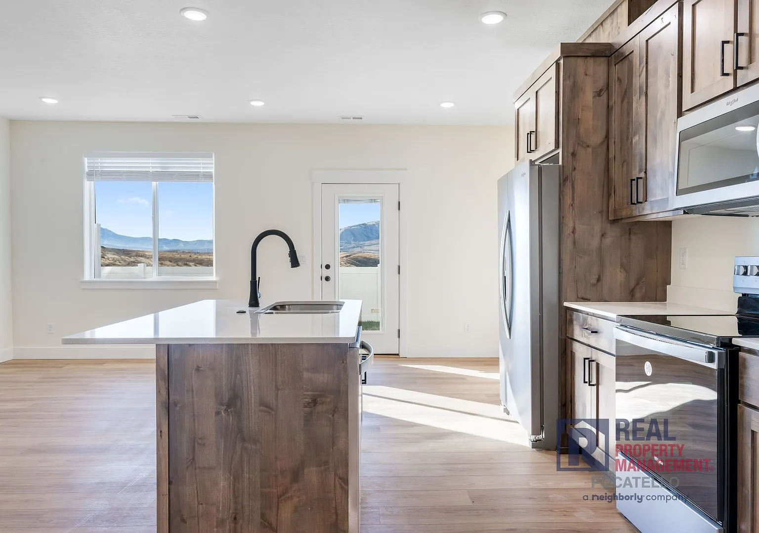 Brand New 3 Bed 2.5 Bath Townhome - Small Dog Negotiable — Photo 3