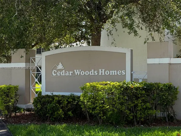 14162 SW 260th St APT 104, Homestead, FL 33032