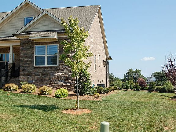 4th image of 8106 NW Meadows Dr