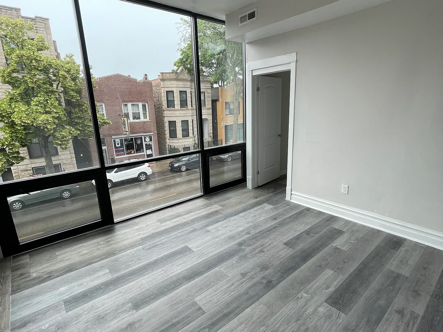 2 bed, $2,400 — Photo 3