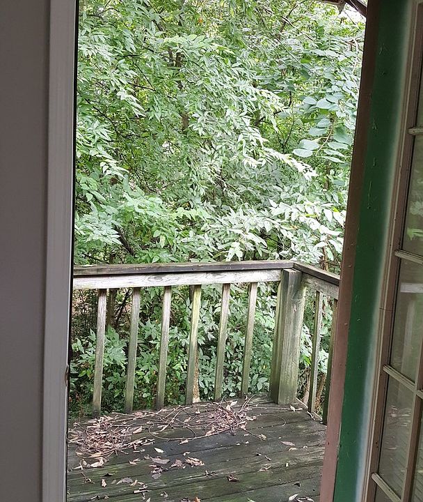 1st image of 1604 Oak Hill Dr #A