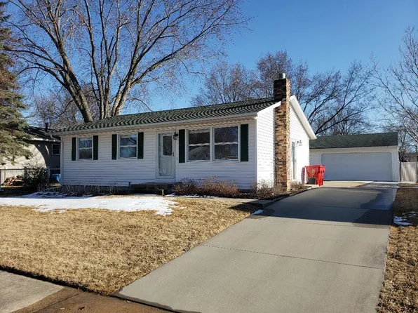 986 17 1/2 St SE, Rochester, MN 55904