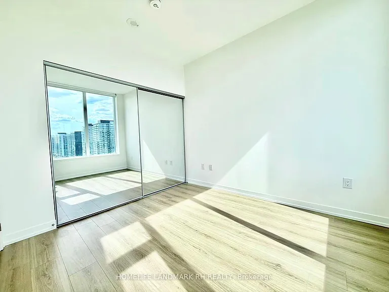2485 Eglinton Ave W #1519 — Photo 11
