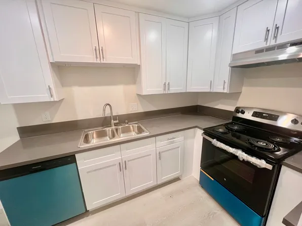 Columbus Terrace, 8533 Columbus Ave #9, North Hills, CA 91343