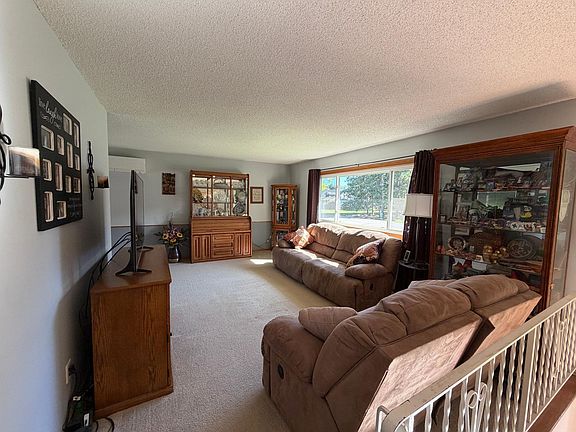 3rd image of 13434 Brenda Blvd