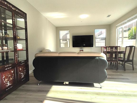 2nd image of 1611 Laurelwood Way