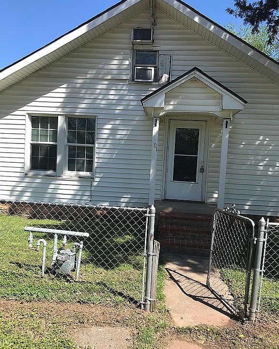 2nd image of 201 E McKennon Ave