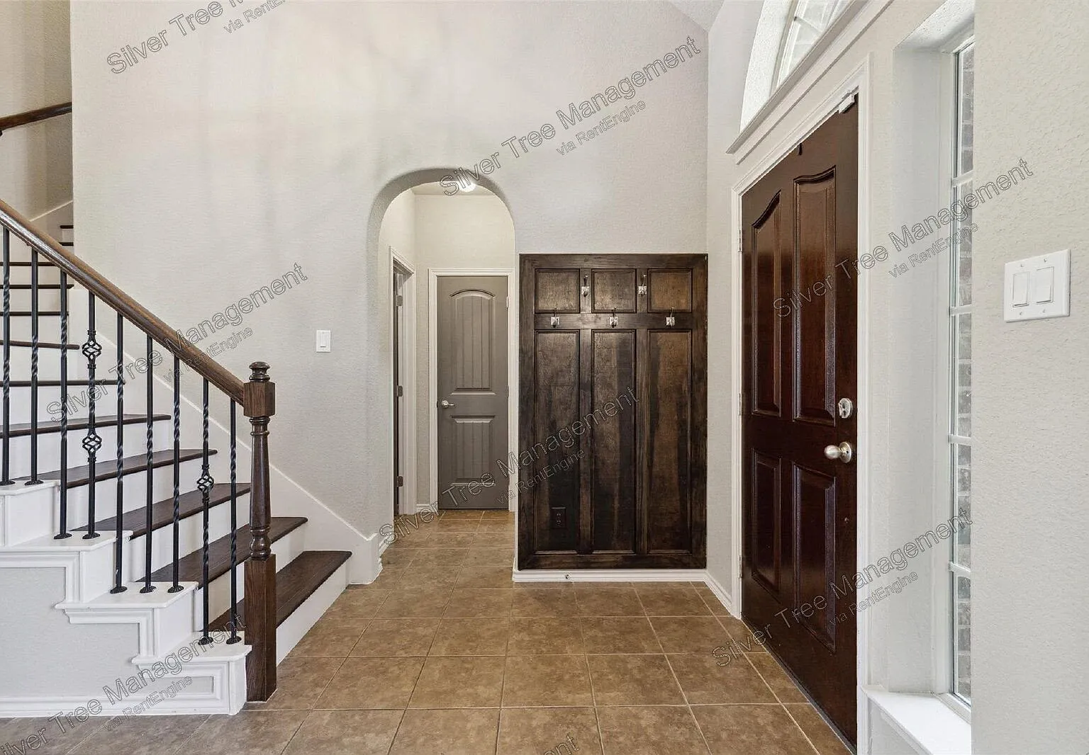 4 bed, 3.0 bath, 2413 sqft, $2,600 — Photo 4