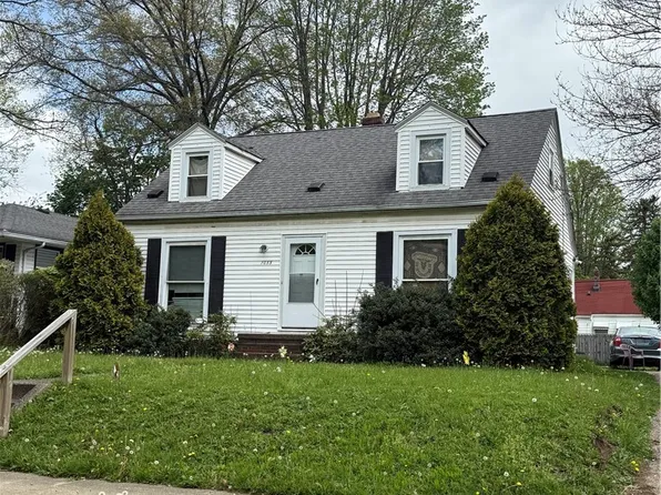 1055 Frederick Blvd, Akron, OH 44320