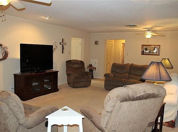 5th image of 2120 Crestridge St