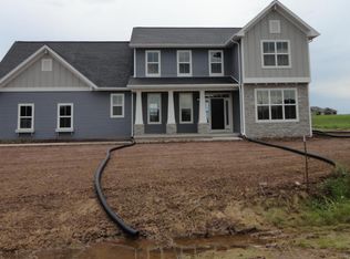 N6062 S Kapur Dr, Sheboygan Falls, WI 53085