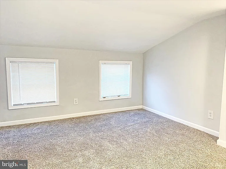 16 S Washington St #2 — Photo 4