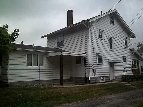 3rd image of 611 Scott St