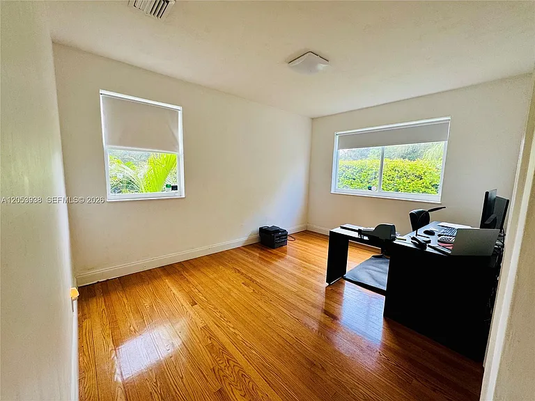 920 N 26th Ave — Photo 12